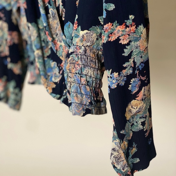 Vintage floral faux wrap top - Picture 6 of 7